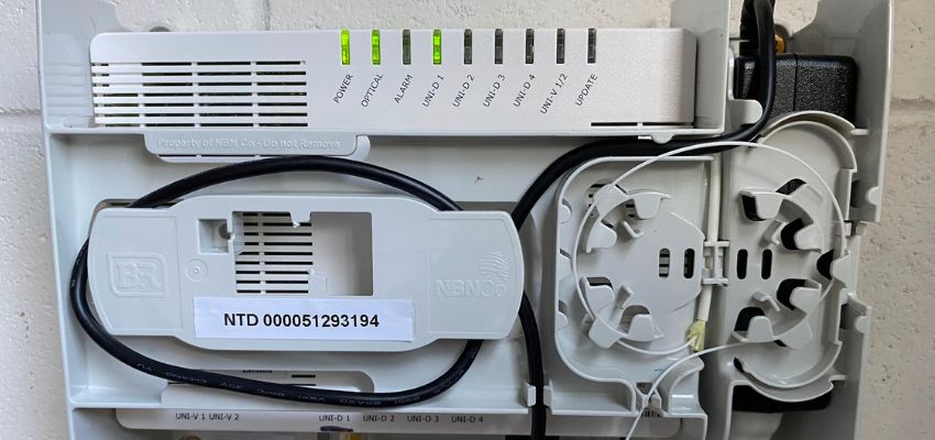 nbn ntd green optical light showing fixed